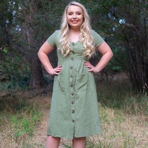 Olive green button up dress with pockets!! Size M